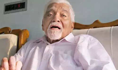 കു​ഴി​മാ​ട​ത്തി​ലും ബ​ർ​ലി​ൻ ഉ​ണ​ർ​ന്നി​രി​ക്കും