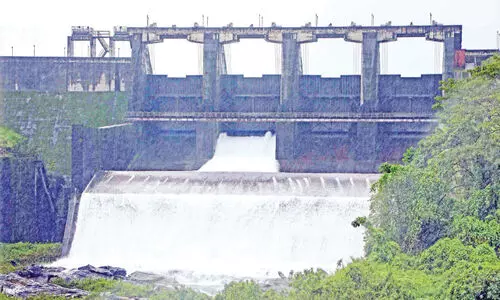നീരൊഴുക്ക് കൂടി; ബാണാസുര   ഡാമിന്റെ രണ്ട് ഷട്ടറുകൾ ഉയർത്തി