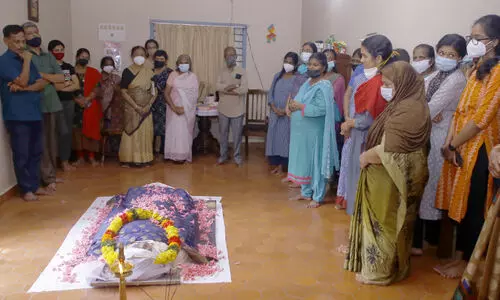 കുടിവെള്ളം നൽകിയ വീട്ടമ്മയെ കൊന്നുതള്ളി; ഞെട്ടലിൽ നാട്