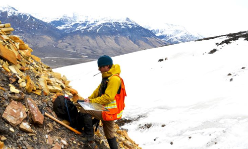 മഞ്ഞുരുകുന്ന ഗ്രീൻലൻഡിൽ നിധി കുഴിക്കാൻ അതിസമ്പന്നർ