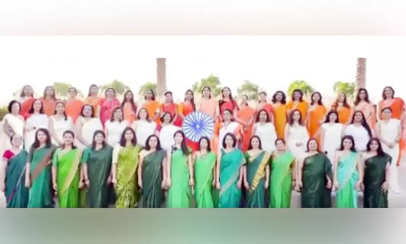 ദേശീയഗാനം ആലപിച്ച് 53 വനിത ഡോക്ടർമാർ ദേശീയഗാനം ആലപിച്ച് 53 വനിത ഡോക്ടർമാർ