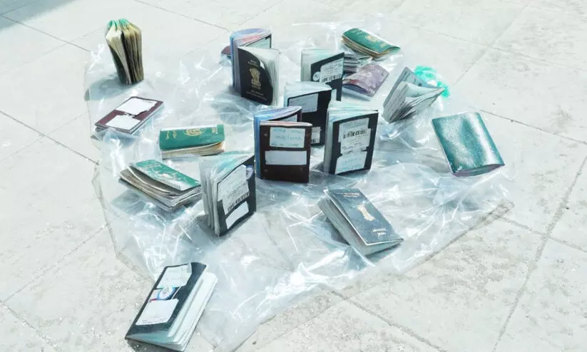 പ്രളയം: പാസ്പോർട്ട് നഷ്ടപ്പെട്ടവർക്ക് അപേക്ഷിക്കാൻ സൗകര്യം പ്രളയം: പാസ്പോർട്ട് നഷ്ടപ്പെട്ടവർക്ക് അപേക്ഷിക്കാൻ സൗകര്യം