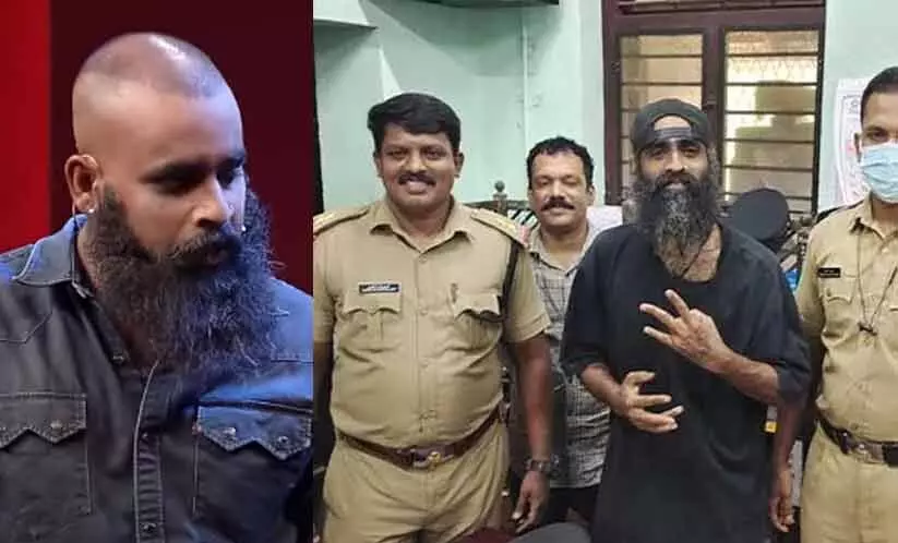 കഞ്ചാവിന്റെ ഗുണം ആംഗ്യപ്പാട്ട് പാടി വിശദീകരിച്ച് നടൻ നെവിൻ അഗസ്റ്റിൻ; എക്സൈസുകാർ പെട്ടു കഞ്ചാവിന്റെ ഗുണം ആംഗ്യപ്പാട്ട് പാടി വിശദീകരിച്ച് നടൻ നെവിൻ അഗസ്റ്റിൻ; എക്സൈസുകാർ പെട്ടു