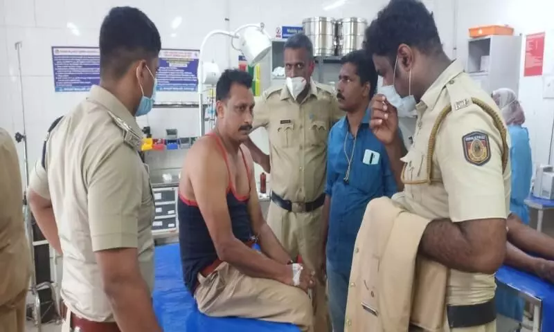 വാഹന പരിശോധനക്കിടെ പൊലീസുകാരന് ബൈക്കിടിച്ച് പരിക്ക്