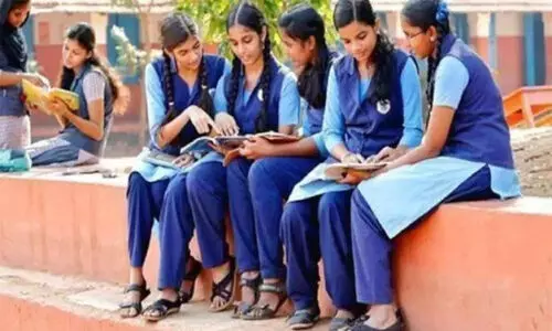 പ്ലസ് വൺ പ്രവേശനം കാപട്യം എന്നാണ് അവസാനിപ്പിക്കുക? പ്ലസ് വൺ പ്രവേശനം കാപട്യം എന്നാണ് അവസാനിപ്പിക്കുക?