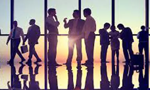 ജീ​വ​ന​ക്കാ​ർ​ക്ക്​ ബാ​ങ്ക് ഗാ​ര​ന്റി​യോ ഇ​ൻ​ഷു​റ​ൻ​സോ ഉ​റ​പ്പാ​ക്ക​ണം