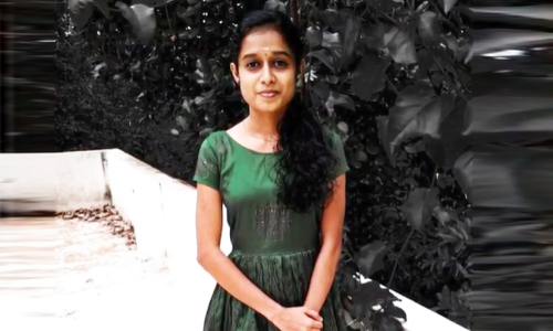 ഡി.വൈ.എഫ്.ഐ നേതാവായ യുവതിയെ കഴുത്തുഞെരിച്ച് കൊലപ്പെടുത്തി യുവാവ് പൊലീസ് സ്റ്റേഷനിൽ കീഴടങ്ങി