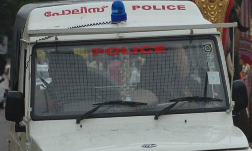 സംഘർഷത്തിൽ മൂന്നുപേർക്ക് കുത്തേറ്റു