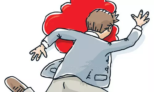 യുവാവ് റോഡിൽ രക്തത്തിൽ കുളിച്ച നിലയിൽ