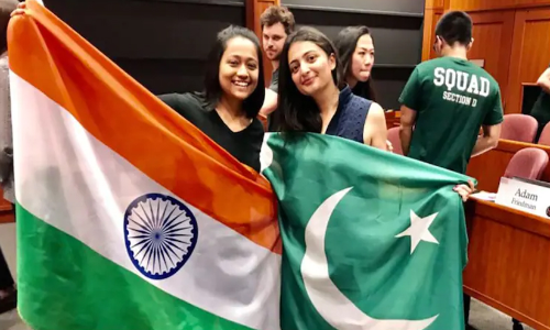 വിലക്കുകൾക്ക് പിന്നിൽ മനുഷ്യൻ, സ്നേഹത്തിന് അതിർത്തിയില്ല; ഇത് ഇന്ത്യ-പാക് സൗഹൃദം