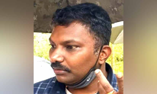 റോഡിൽ ചളി; കാർ തെന്നിമാറി 500 അടി താഴ്ചയിലേക്ക് മറിഞ്ഞു