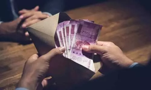 ഡൽഹിയിൽ 50,000 രൂപ കൈക്കൂലി വാങ്ങുന്നതിനിടെ പൊലീസുകാരനെ സി.ബി.ഐ പിടികൂടി