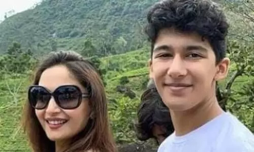 മാധുരി ദീക്ഷിതിന്റെ മകൻ അരിൻ നെനെ കരൺ ​ജോഹർ സിനിമയിൽ സംവിധാന സഹായിയാകുന്നു