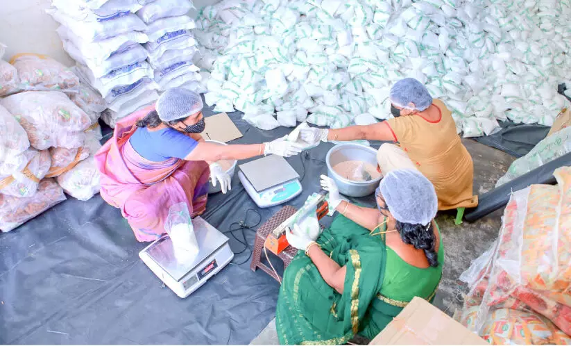 ഓണക്കിറ്റ് ഒരുങ്ങുന്നു; നിറക്കാൻ 101 കേന്ദ്രങ്ങൾ