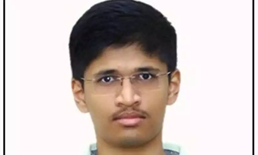 പരീക്ഷയെ പേടിക്കരുത്, സമയം കൃത്യമായി വിനിയോഗിക്കണം, ഇടവേളകളിൽ കാരംസ് കളിക്കാം...ഇതാണ് ധീരജിന്റെ ഫോർമുല