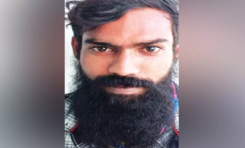 മയക്കുമരുന്ന് ലഹരിയിൽ യുവാവിന്റെ അഴിഞ്ഞാട്ടം മയക്കുമരുന്ന് ലഹരിയിൽ യുവാവിന്റെ അഴിഞ്ഞാട്ടം