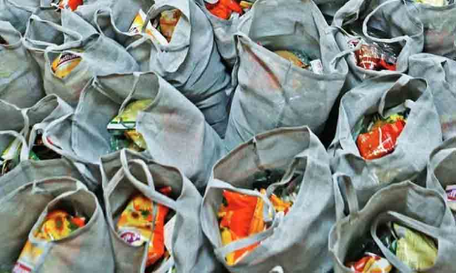 ഓണക്കിറ്റിൽ വെളി​ച്ചെണ്ണ ഇല്ല; റേഷൻകട വഴി നൽകും