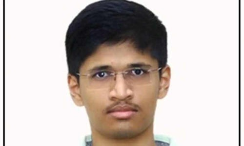 പരീക്ഷയെ പേടിക്കരുത്, സമയം കൃത്യമായി വിനിയോഗിക്കണം, ഇടവേളകളിൽ കാരംസ് കളിക്കാം...ഇതാണ് ധീരജിന്റെ ഫോർമുല