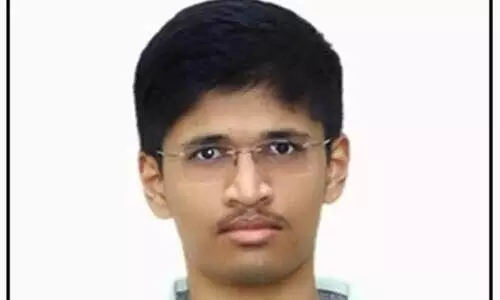 പരീക്ഷയെ പേടിക്കരുത്, സമയം കൃത്യമായി വിനിയോഗിക്കണം, ഇടവേളകളിൽ കാരംസ് കളിക്കാം...ഇതാണ് ധീരജിന്റെ ഫോർമുല