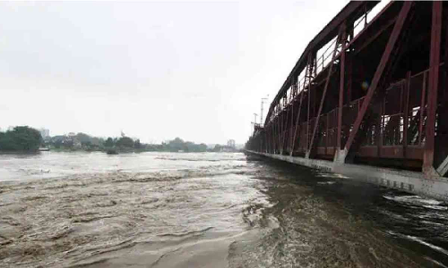 കനത്ത മഴ: യമുന നദിയിലെ ജലനിരപ്പ് ഉയരുന്നു; ജാഗ്രത നിർദേശം