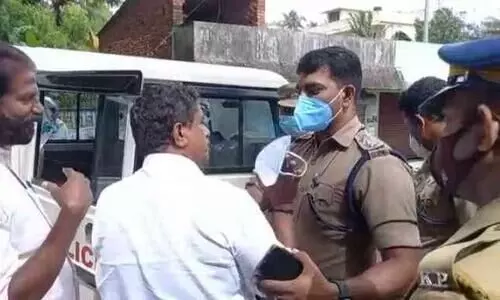 മുഖ്യമന്ത്രിയുടെ വാഹന വ്യൂഹത്തിനുനേരെ കരിങ്കൊടി; അറസ്റ്റ്