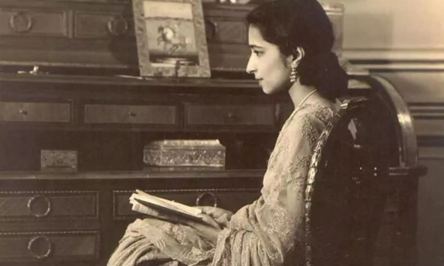 മൂവർണ പതാക പാറുമ്പോൾ മറക്കരുത്;  ശിൽപിയായ സുറയ്യ തയ്യബ്ജിയെ