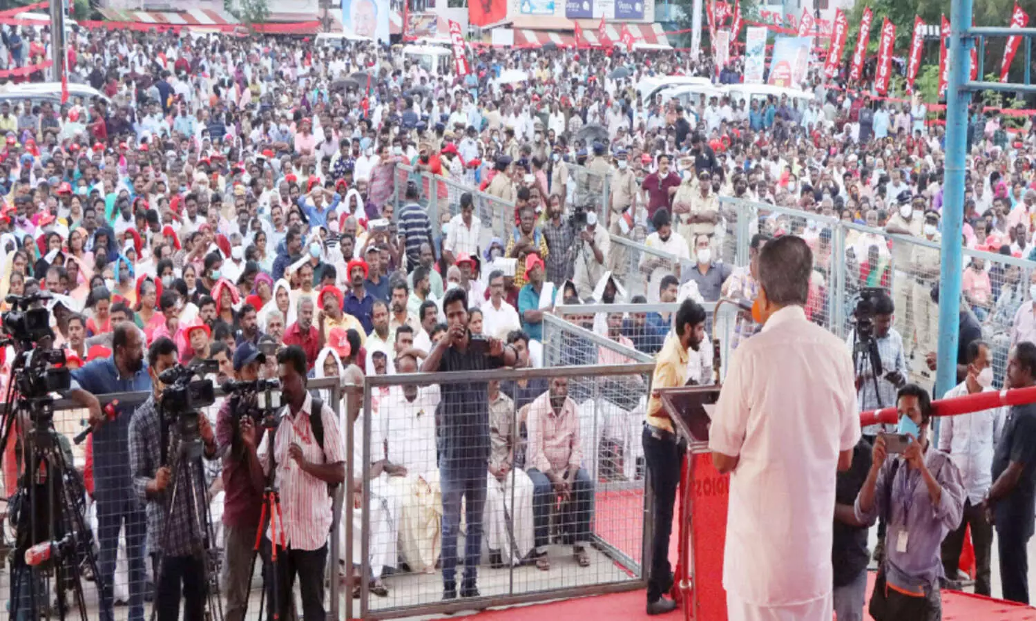 ഫിഷറീസ് ബിൽ കുത്തകകളെ സഹായിക്കാൻ -മുഖ്യമന്ത്രി