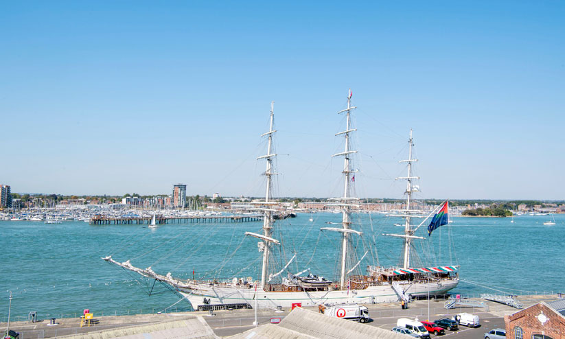 ശബാബ് ഒമാൻ -രണ്ട് കപ്പലിന് ഊഷ്മള വരവേൽപ് ശബാബ് ഒമാൻ -രണ്ട് കപ്പലിന് ഊഷ്മള വരവേൽപ്