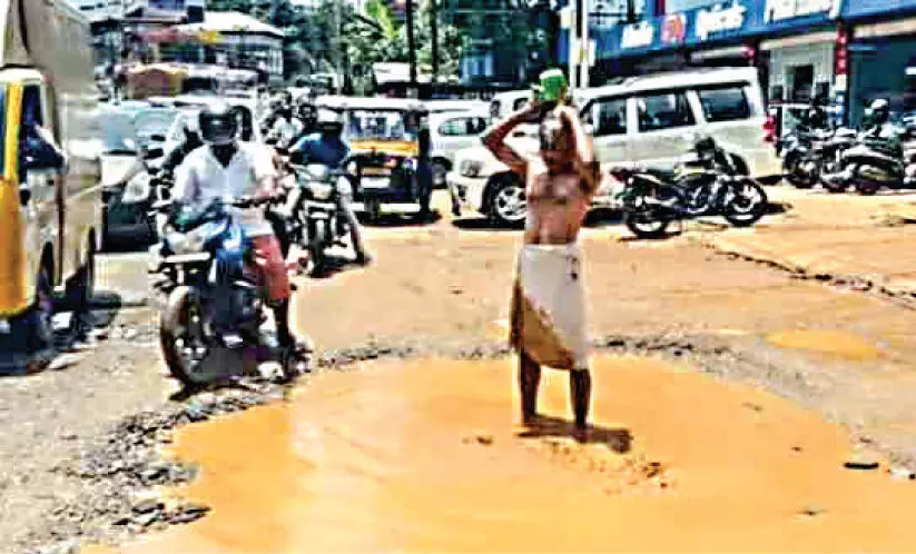 ഷമ്മി ഹീറോയാടാ ഹീറോ.. ഷമ്മി ഹീറോയാടാ ഹീറോ..