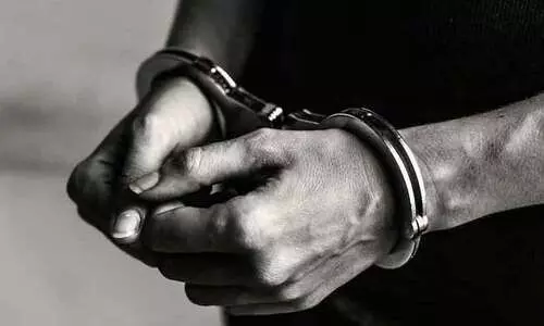 മോഷ്ടാവ് അടിയേറ്റ് മരിച്ച കേസിൽ പിതാവിനെയും മകനെയും വിട്ടയച്ചു