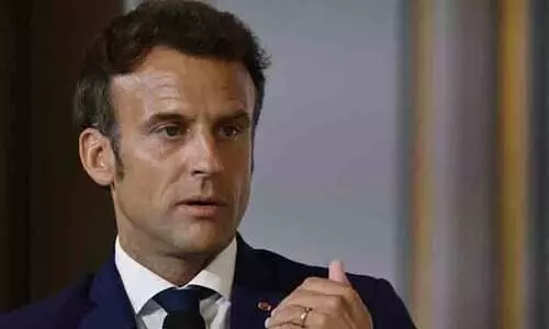 റുഷ്ദിക്ക് പിന്തുണയുമായി ഇമ്മാനുവൽ മാക്രോൺ