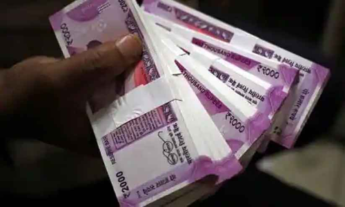 എസ്.എസ്.എൽ.സിക്ക് എ പ്ലസ് നേട്ടം; ഉത്തർപ്രദേശ് സ്വദേശിയുടെ കുടുംബത്തിന് ഭൂമി വാങ്ങാൻ തുക കൈമാറി