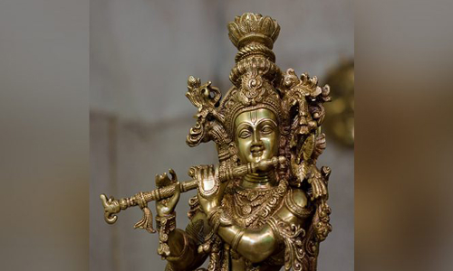 മോഷണംപോയ ശ്രീകൃഷ്ണ വിഗ്രഹം കുറ്റിക്കാട്ടിൽ