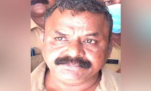 ഓട്ടോറിക്ഷയിൽനിന്ന് പത്ത് ലിറ്റർ മദ്യം പിടികൂടി