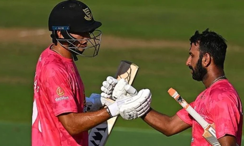 ഇം​ഗ്ലീ​ഷ് കൗ​ണ്ടി ക്രി​ക്ക​റ്റി​ൽ പുജാരയുടെ തല്ലുമാല -വിഡിയോ