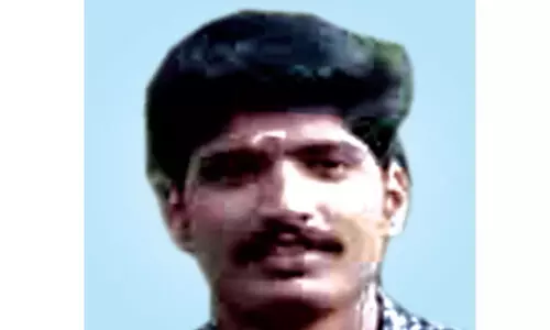 ആലപ്പുഴയിൽ റോഡിലെ കുഴിയിൽപ്പെട്ട് യുവാവിന് ദാരുണാന്ത്യം