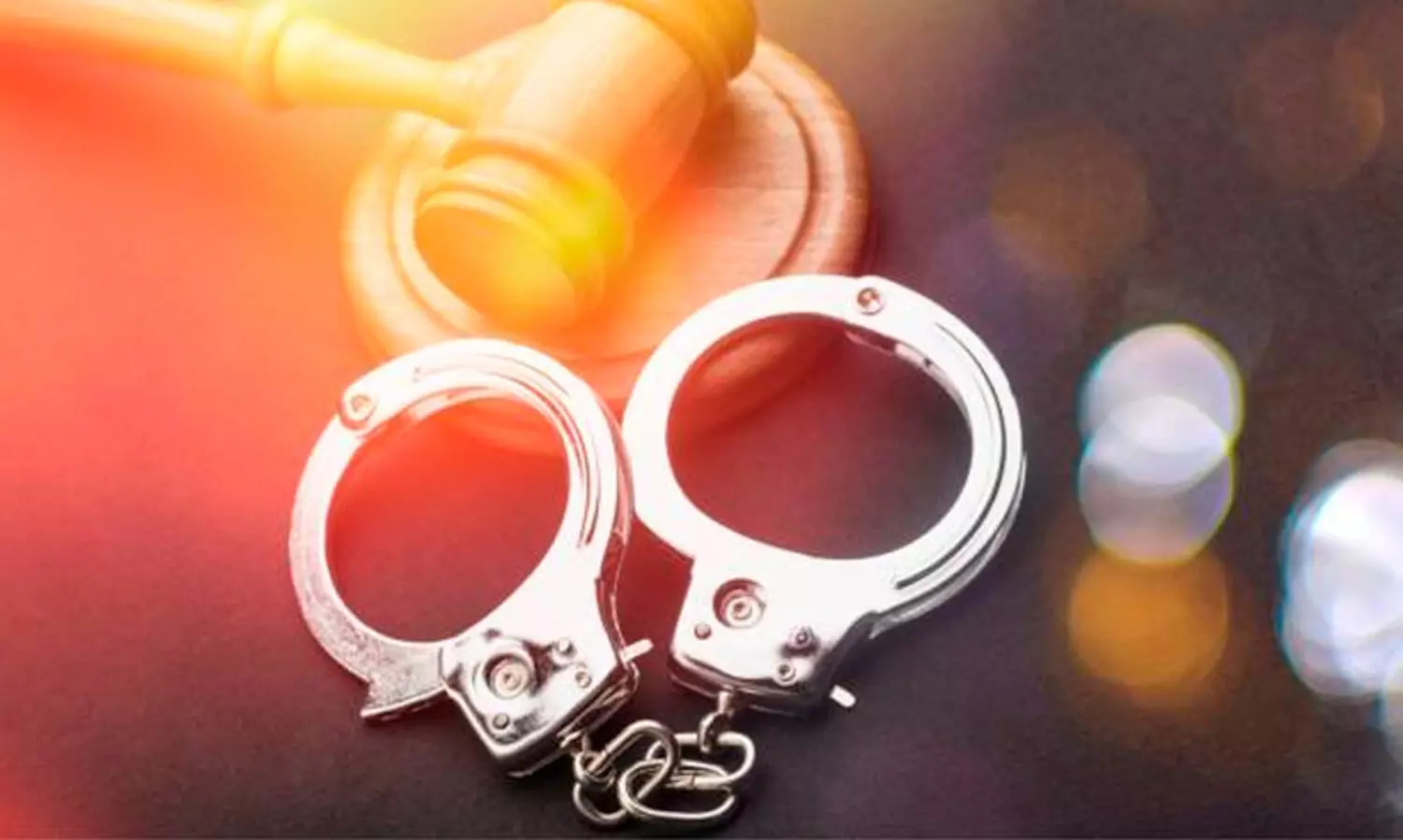 ആശുപത്രി ജീവനക്കാരിയെ മർദിച്ച പ്രതി ഒളിവില്‍