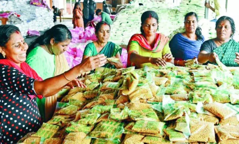 ഓണക്കിറ്റുകള്‍ ഒരുങ്ങുന്നു