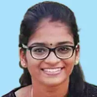 കൊ​ടു​ങ്ങ​ല്ലൂ​ർ സ്വ​ദേ​ശി​നി പ​റ​വൂ​രി​ൽ വാ​ഹ​നാ​പ​ക​ട​ത്തി​ൽ മ​രി​ച്ചു