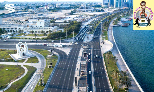 കളത്തിന് പുറത്താണ് കളി