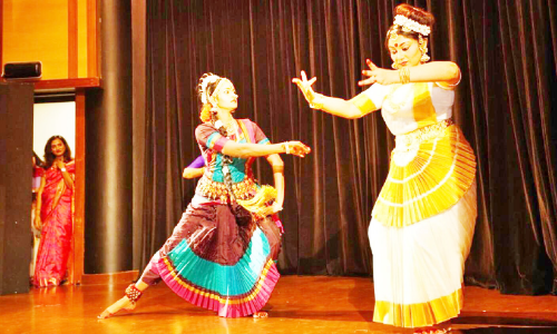 ആസാദി ഫെസ്റ്റിവൽ: ഇന്ത്യൻ എംബസിയിൽ ത്രിദിന ആഘോഷ പരിപാടികൾ ആസാദി ഫെസ്റ്റിവൽ: ഇന്ത്യൻ എംബസിയിൽ ത്രിദിന ആഘോഷ പരിപാടികൾ