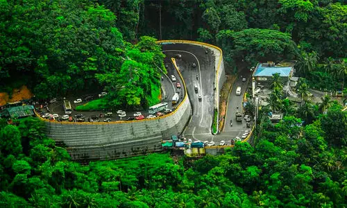 വി​നോ​ദ സ​ഞ്ചാ​ര  കേ​ന്ദ്ര​ങ്ങ​ൾ തു​റ​ന്നു; ജി​ല്ല​യി​ലേ​ക്ക് സ​ഞ്ചാ​രി​ക​ളു​ടെ ഒ​ഴു​ക്ക്