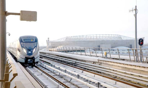 ആരാധകർ ഒഴുകട്ടെ; ഗതാഗതം സുരക്ഷിത ട്രാക്കിലാക്കി മെട്രോ ആരാധകർ ഒഴുകട്ടെ; ഗതാഗതം സുരക്ഷിത ട്രാക്കിലാക്കി മെട്രോ