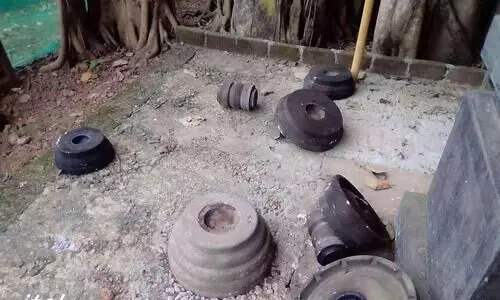 ആനപ്പാറയില്‍ ക്ഷേത്രത്തിലെ ശിവലിംഗ പ്രതിഷ്ഠയും കല്‍വിളക്കും  തകര്‍ത്തു