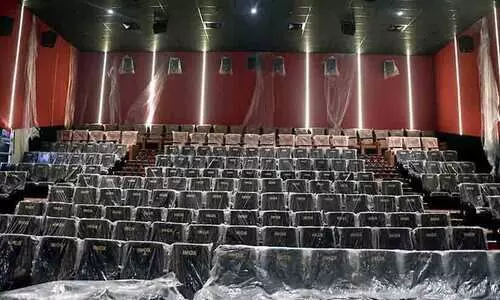 30 വർഷങ്ങൾക്ക് ശേഷം കശ്മീരിൽ തീയറ്ററുകൾ തുറക്കുന്നു