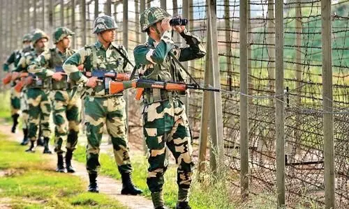 പാകിസ്താൻ റേഞ്ചേഴ്സിന് സ്വാതന്ത്ര്യ ദിനാശംസ നേർന്ന് ബി.എസ്.എഫ്