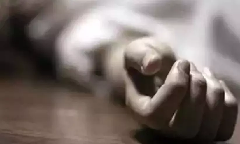 മദ്യലഹരിയിൽ കൈയാങ്കളി; ഒരാൾ മരിച്ചു മദ്യലഹരിയിൽ കൈയാങ്കളി; ഒരാൾ മരിച്ചു