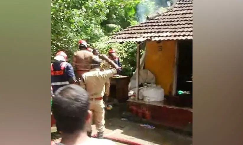 വീടിന് തീപിടിച്ച് വീട്ടമ്മ മരിച്ചു