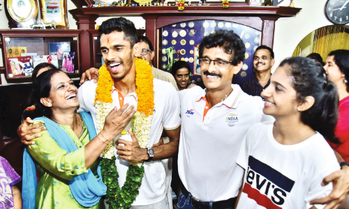 ശ്രീശങ്കറിനെ വരവേറ്റ് നാട്