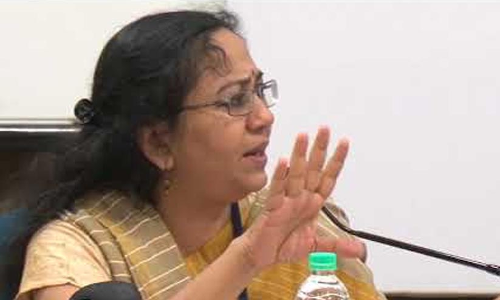 വിവരമില്ലായ്മയും ഉളുപ്പില്ലായ്മയുമാണ് മലയാളിയുടെ കുണ്ഡലങ്ങൾ - ഡോ. ജെ. ദേവിക